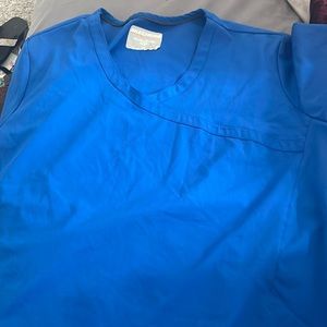 4xl scrub top royal blue